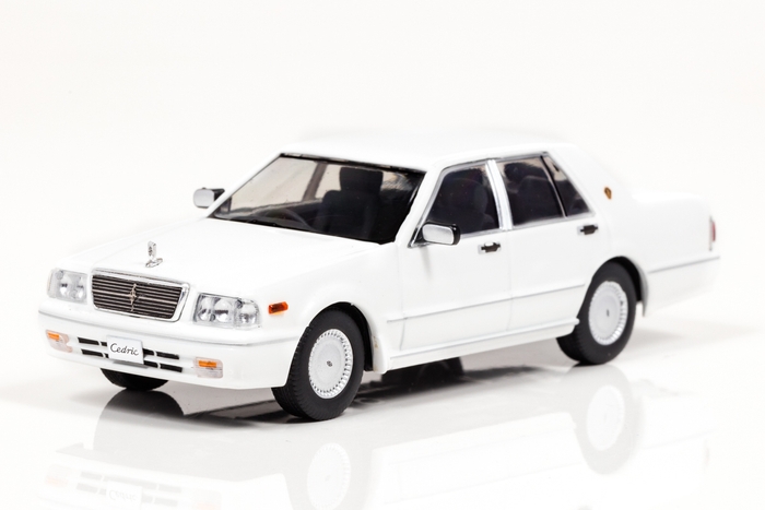 日産セドリック(PY31):White前