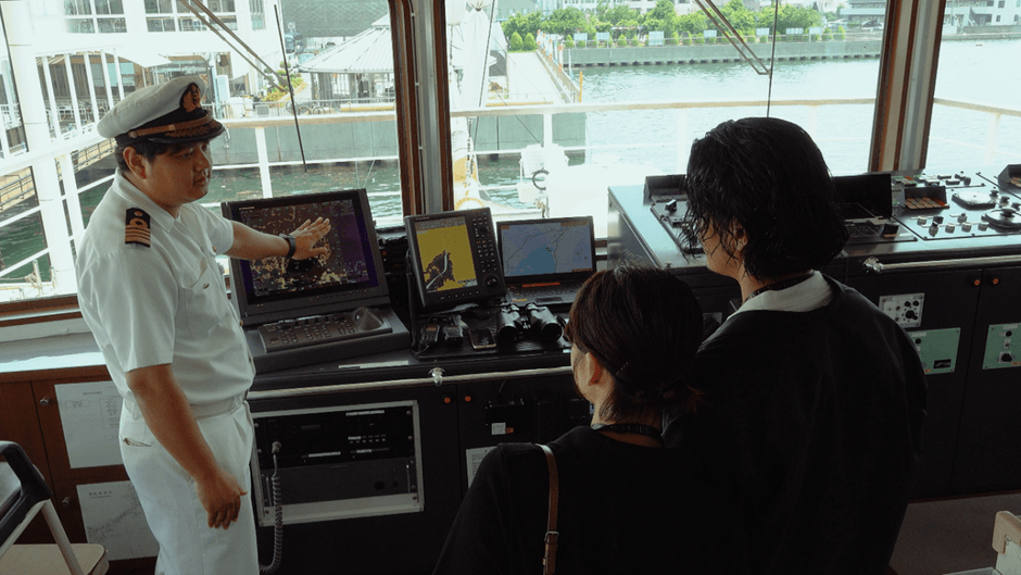 プレミアムラウンジ・操舵室見学