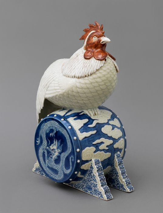 赤絵染付諫鼓鶏香炉(有田焼)　ミュンヘン五大陸博物館蔵 (C)Museum Funf Kontinente, Munich (MFK)