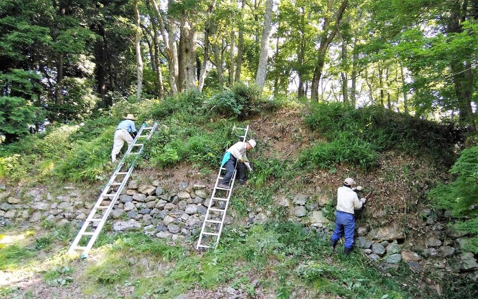 史跡の清掃整備