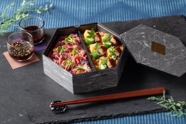 期間限定販売！土用の丑の日に合わせた鰻おこわとローストビーフ丼のホテル特製弁当！ 『Hotel Chef’s Bento“鰻おこわ＆ローストビーフ”』販売開始