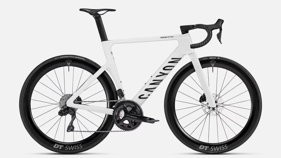 Aeroad CF SLX 7 DI2  新価格　599,000円　旧価格　739,000円（いずれも税込）