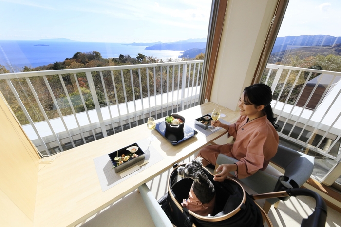 ワンちゃん専用ビュッフェもある<レストラン>