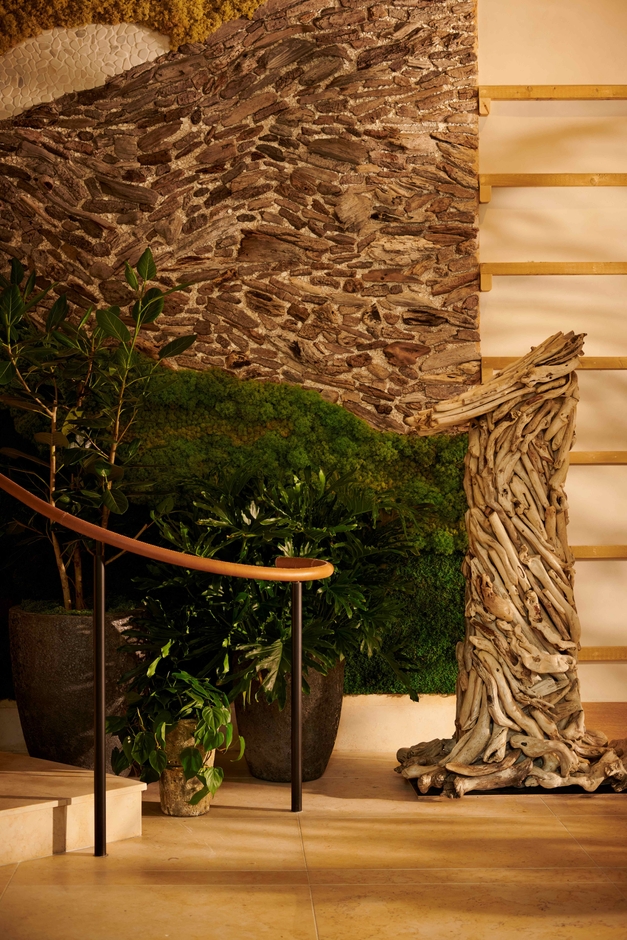 1 Hotel Seattle - ロビー Arch Patio (C)Mikkel Vang