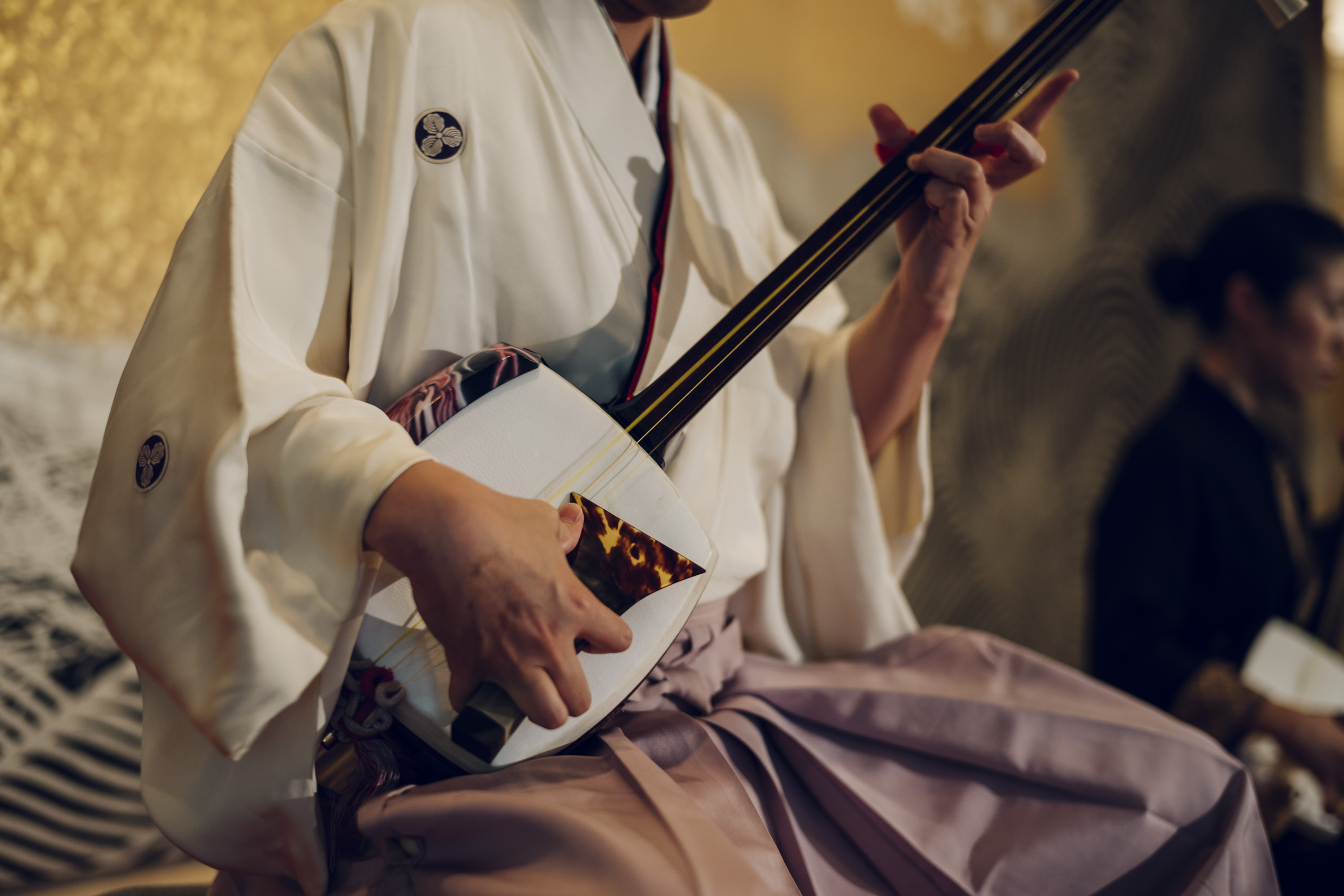 【界 津軽】津軽三味線の“作る技”から“弾く技”までを体験!「津軽三味線の達人技に触れる体験」開催|期間:2021年12月1日~2022年2月28日