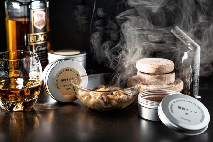 ナッツやソーセージ、チーズなども燻製できます