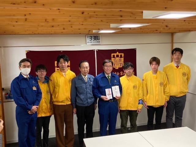 林市長(右から4人目)とボランティア協議会の学生ら