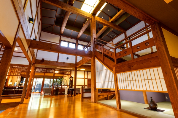 ロビー&ティーラウンジ