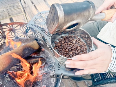 ◆“煎る・挽く・淹れる”を全部自分で作るたき火焙煎コーヒー 2,400円(税込)