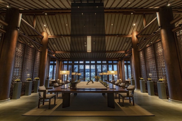 ライブラリーラウンジ