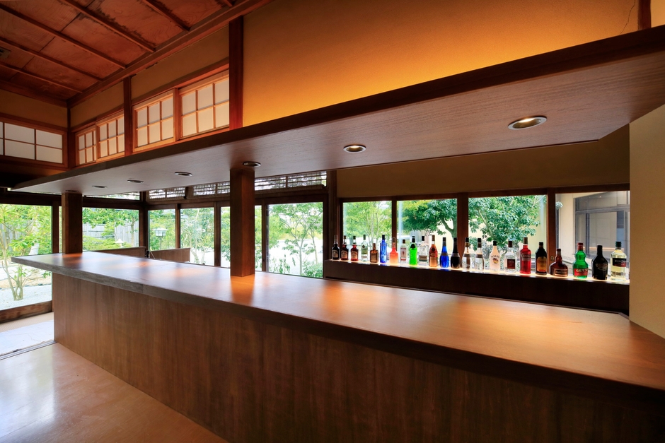 生まれ変わったラウンジバー