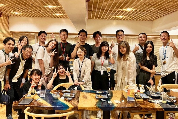 多国籍の留学生同士の食事会の様子