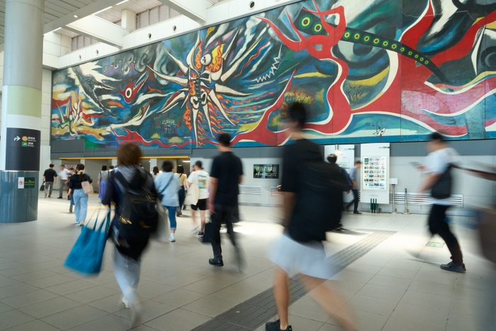 渋谷駅にある岡本太郎作の巨大壁画