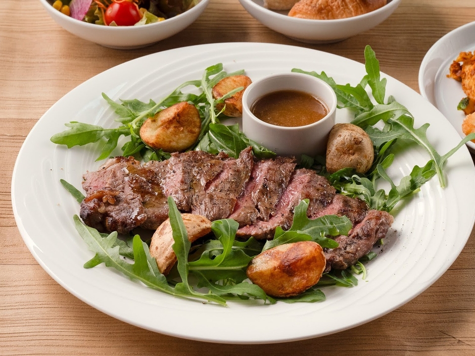 選べるメインから「サーロインステーキランチ」