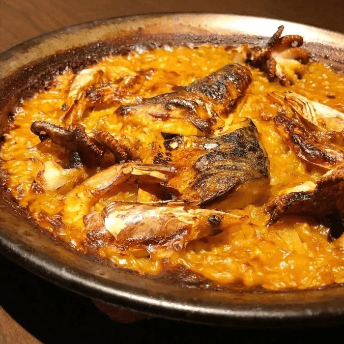 初鰹の出汁で作る魚介のパエリア