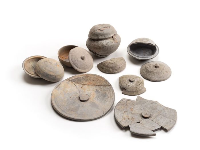 【画像1】古代の須恵器(寒風窯、飛鳥・藤原地域出土)