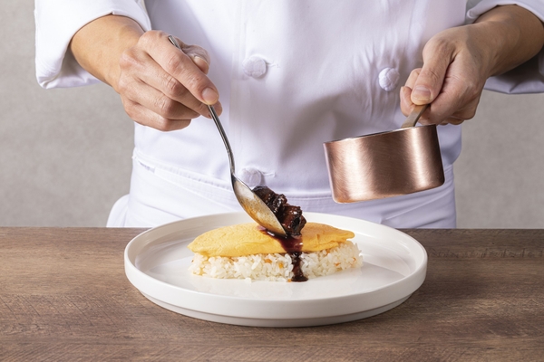 オムライス ビーフシチュー仕立て