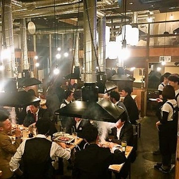 煙力の魅力の一つ、昔ながらのモクモク焼肉