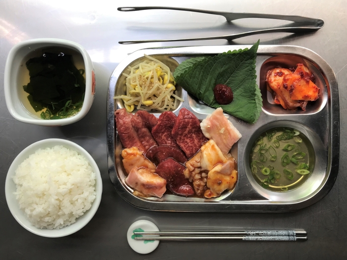 肉しんランチ 1,,499円(税別)