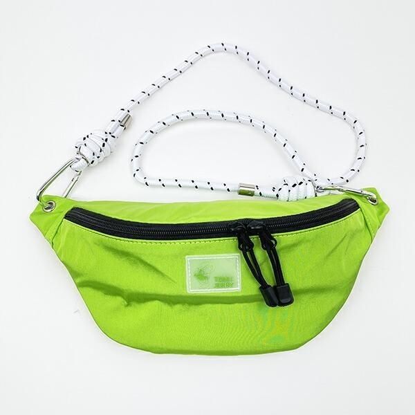 トムとジェリーのカラーボディバッグ