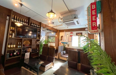 カフェ&バー ヘミングウェイ江ノ島 ハナレ店の店内