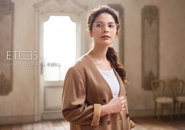 知的でスタイリッシュなメガネフレーム「ETOS」