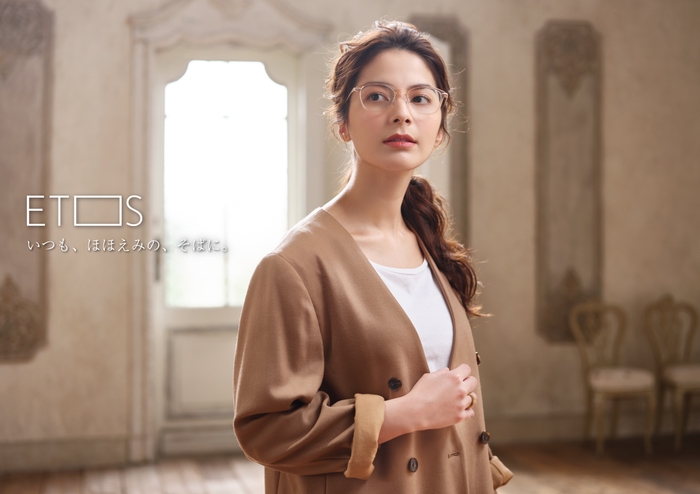 知的でスタイリッシュなメガネフレーム「ETOS」