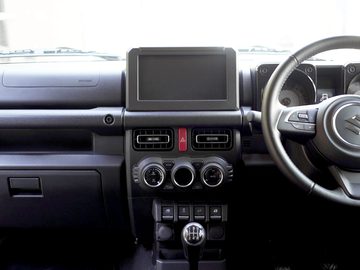 純正インパネ(「0DINパネル™︎キット」装着前)