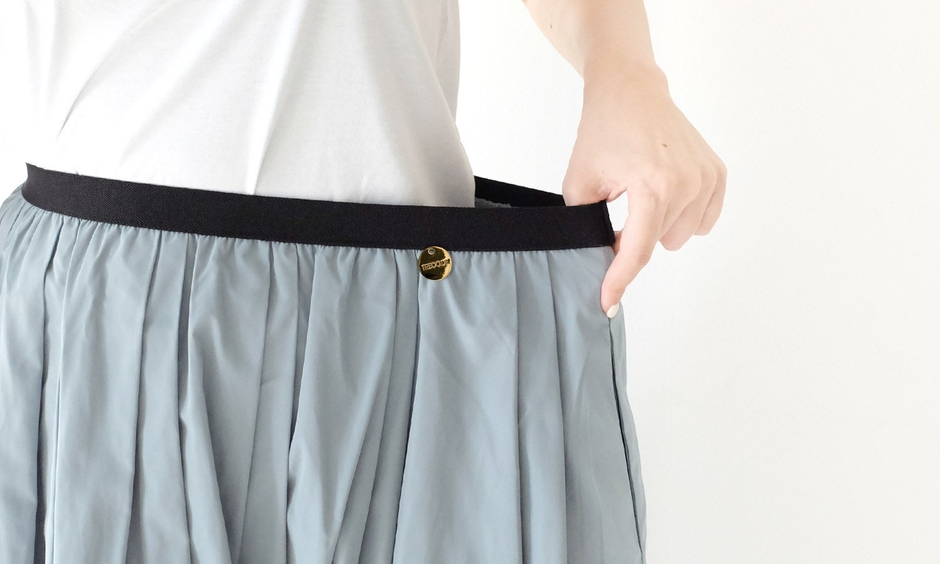 腰周りをすっきり魅せてくれるデザインのウエストゴム