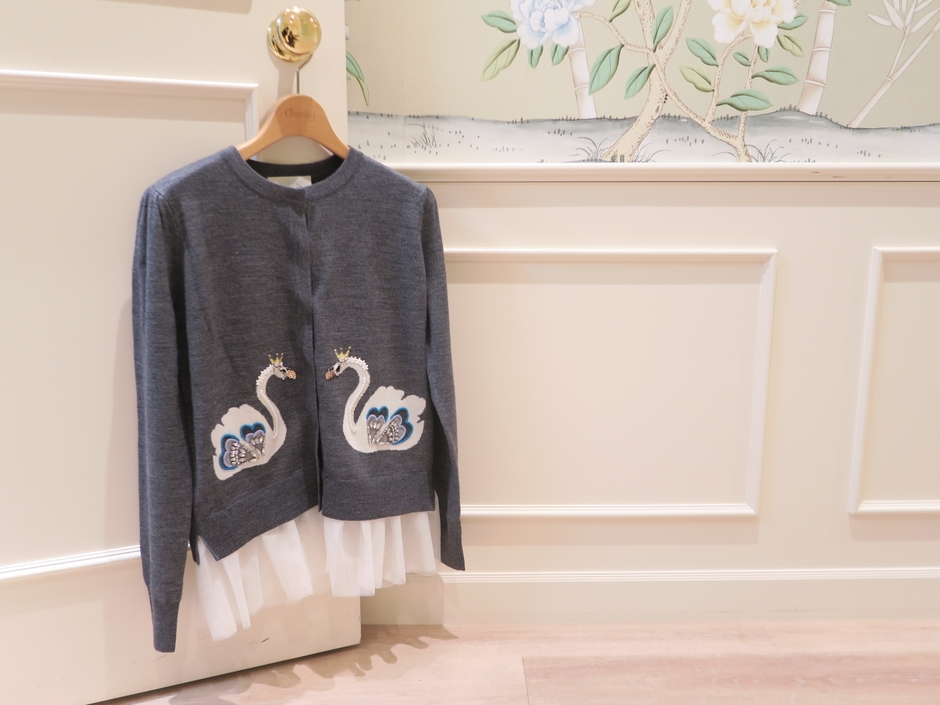 <スワンチュールカーディガン> 27,280円