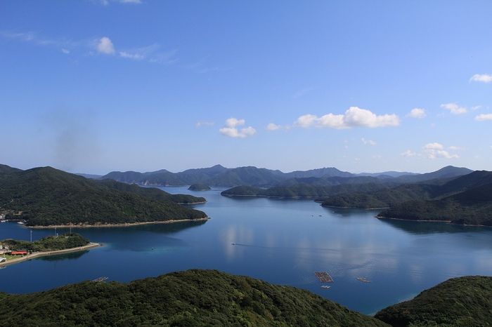 年間の平均気温は17度。海産物はもちろん、豊かな土地では農業も盛ん。