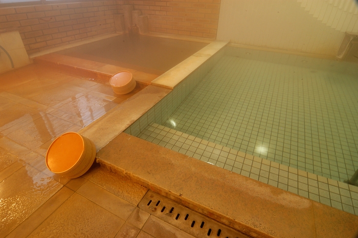 珍しい2色の自家源泉