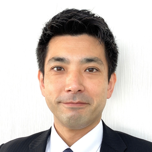 関　励介