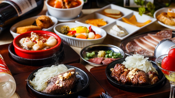 小皿料理だから、たくさんの料理を少しずつ味わえて楽しい!!