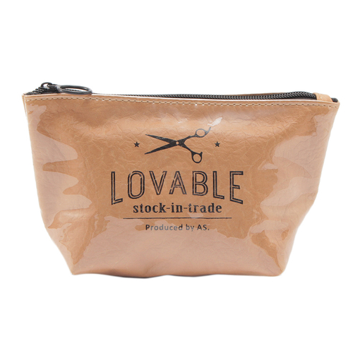 「PVC クラフトポーチ Lovable」価格：490円／サイズ：W13×H11×D8cm／クラフト感あるフェイクレザー×クリア素材がこなれた印象のポーチです。