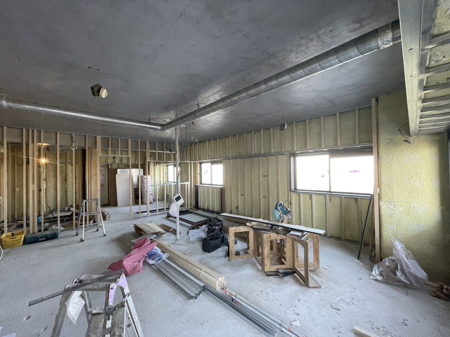 天井コンクリート打放し施工