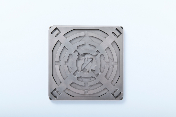 CDケースのような、コンパクト設計