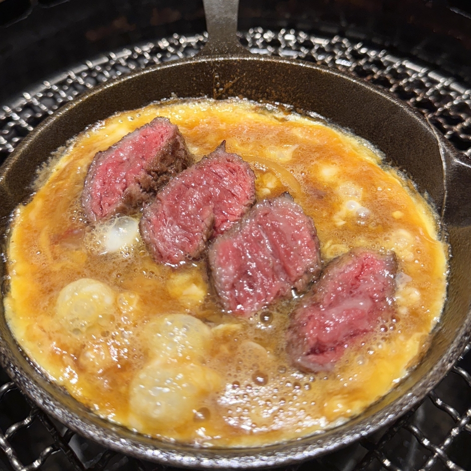 甘くて、香ばしくて、深みがあって、、そんな美味しいお肉の香りのオンパレードを目指しました。