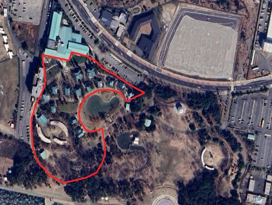 自然共生サイトに認定された2.17haの庭園区域(赤線内/地図の出典:2023年度大阪市航空写真)