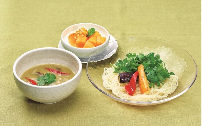 グリーンカレーのつけ麺風   