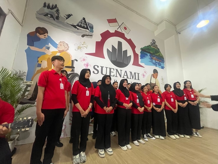 スエナミスクールのアートと学生たち