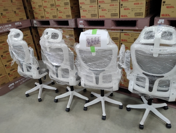 寄贈品実物（オフィスチェア）