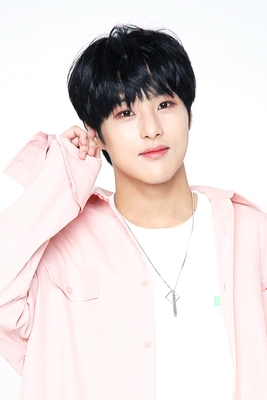 HYEONSU/ヒョンス 1996.6.18生まれ 173cm、O型