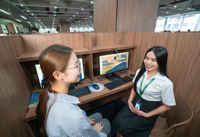 レッスンブースでのマンツーマンレッスンの様子