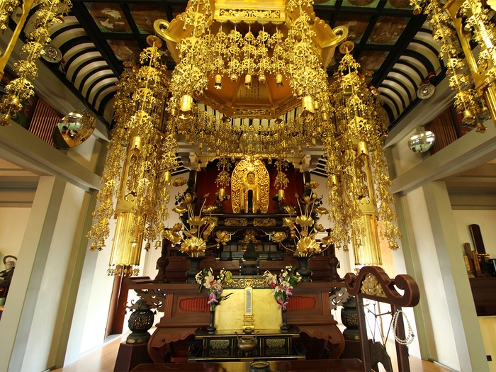 ご本尊の阿弥陀如来