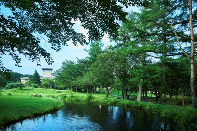 蔵王国定公園内13万㎡の森に佇む、大人の森林温泉リゾート