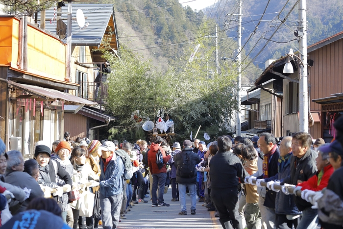 繋がる、継がれる、伝統の村