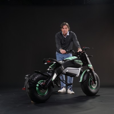 デザイナー　アレッサンドロ・タルタリーニ氏