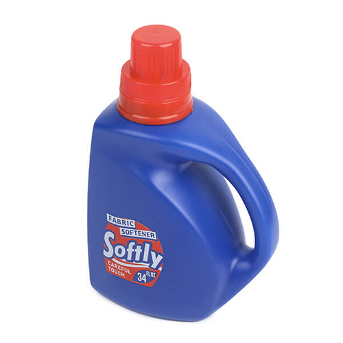 「詰め替えボトル ブルー」価格：649円／サイズ：W16×D8.5×H25cm、約1000ml／海外商材のようなインパクトあるデザインがおしゃれな柔軟剤の詰め替え用ボトル。