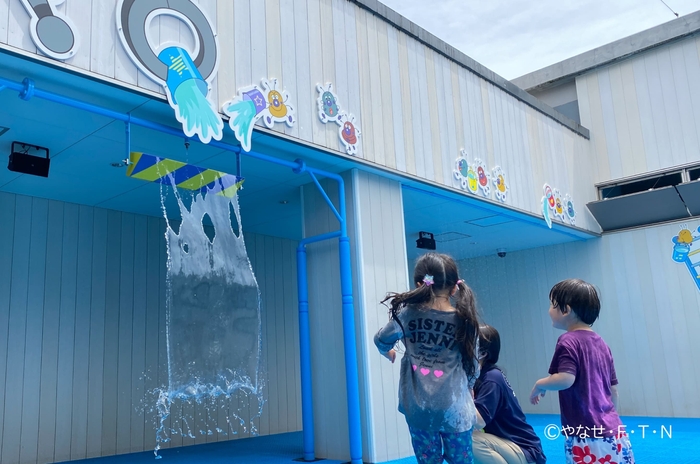 ばいきんまんの水あそびひろば_お水のバケツ